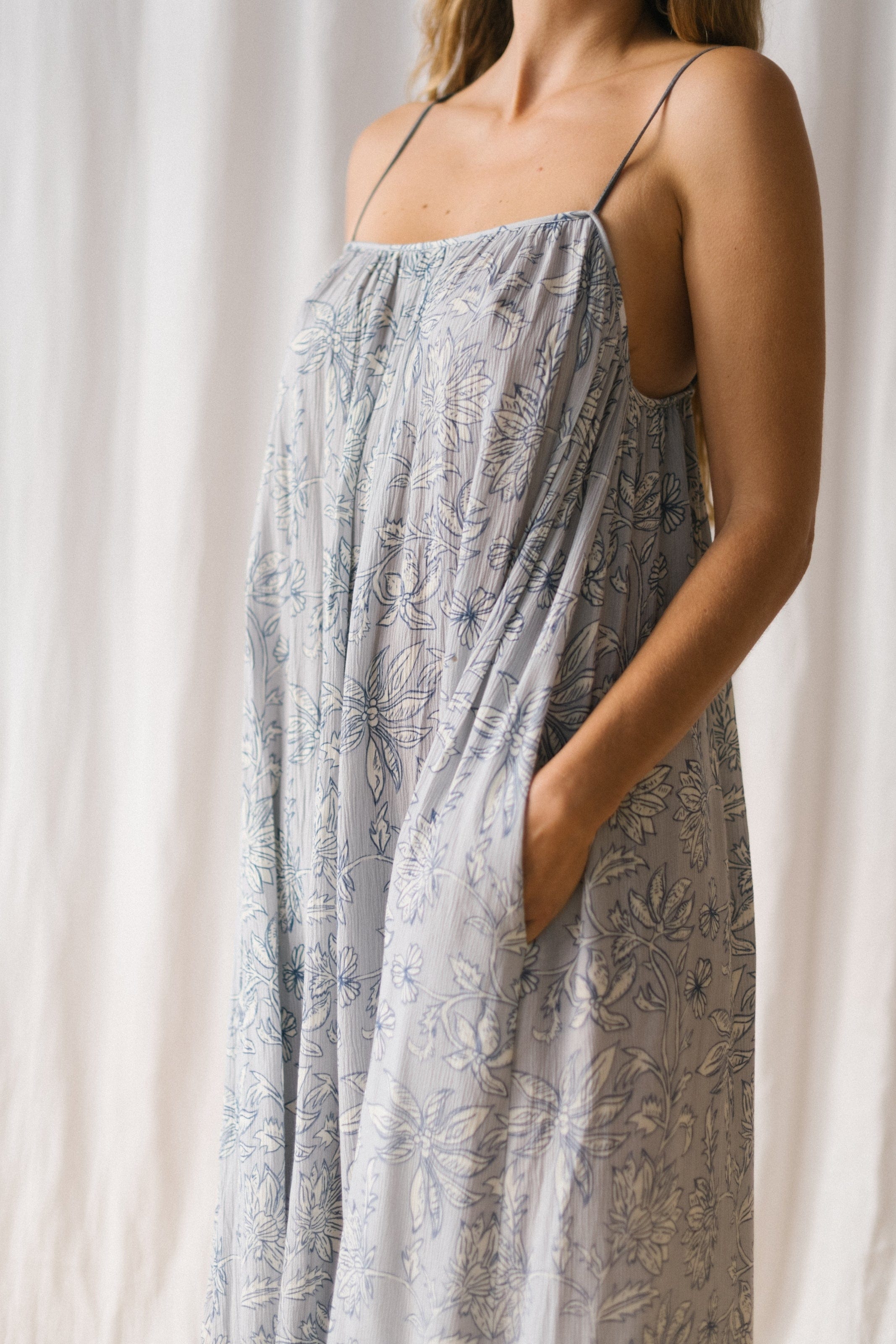 DRESS CHIA