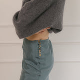 Falda larga en color azul de Camila CTG con botones laterales, diseño elegante y femenino.